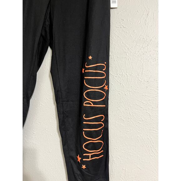 Rae Dunn Halloween Hocus Pocus Lounge Pants small NWT - Picture 3 of 4